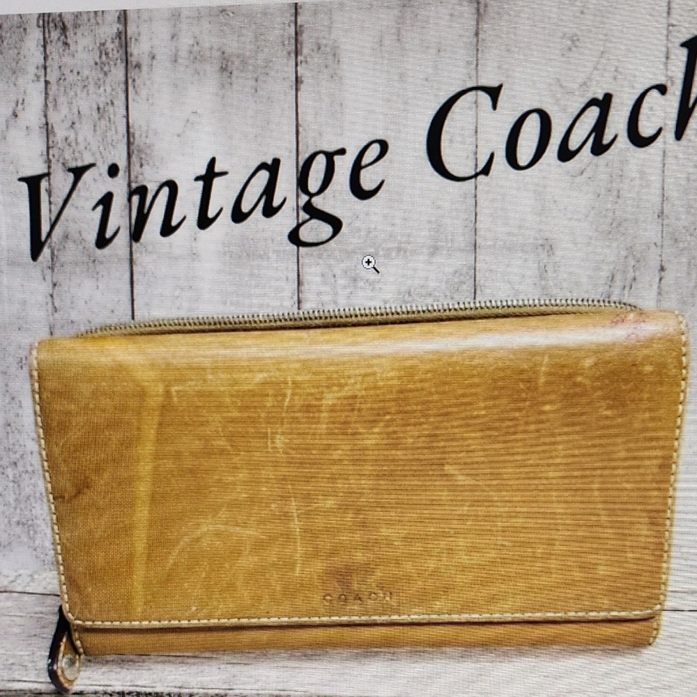 Vintage Legacy Caramel Coach Trifold Fullsize Wallet